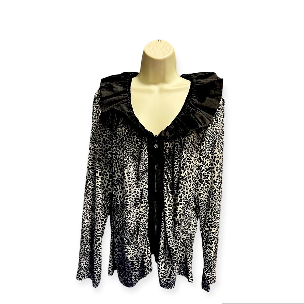 Leopard Print Collared Statement zip-up top